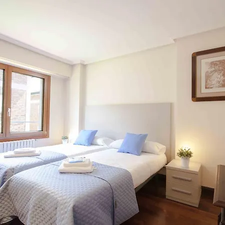 Apartment The Collection | Ondarreta Beach *